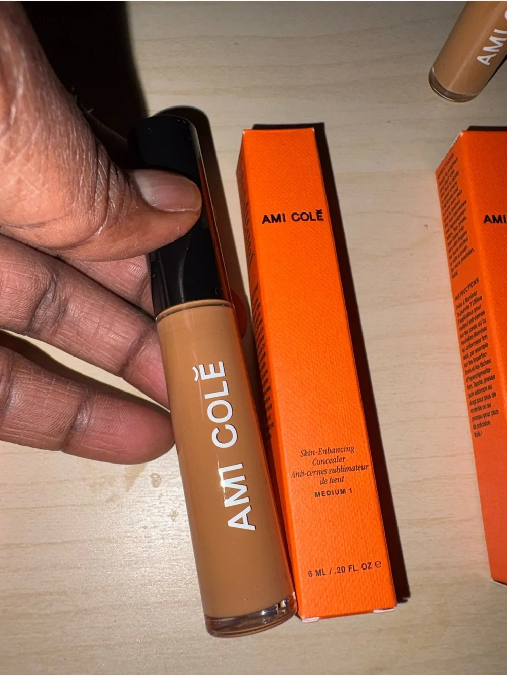 AMI COLÉ Rich 2 Warm Brown Skin-Enhancing Concealer